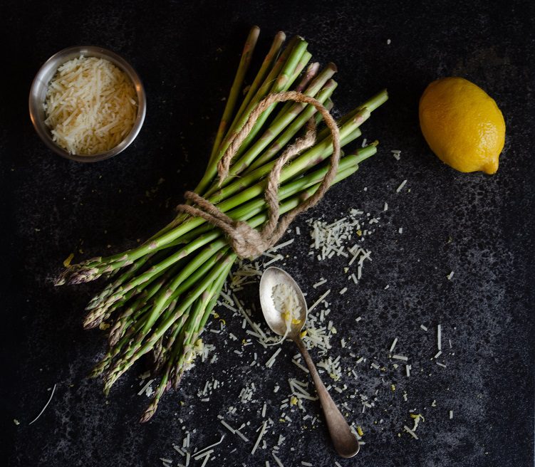 Asparagus baked with parmesan