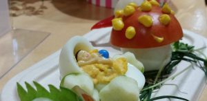 Best Ways for Children to Play with Their Food and eat it too - egg cradle Resize
